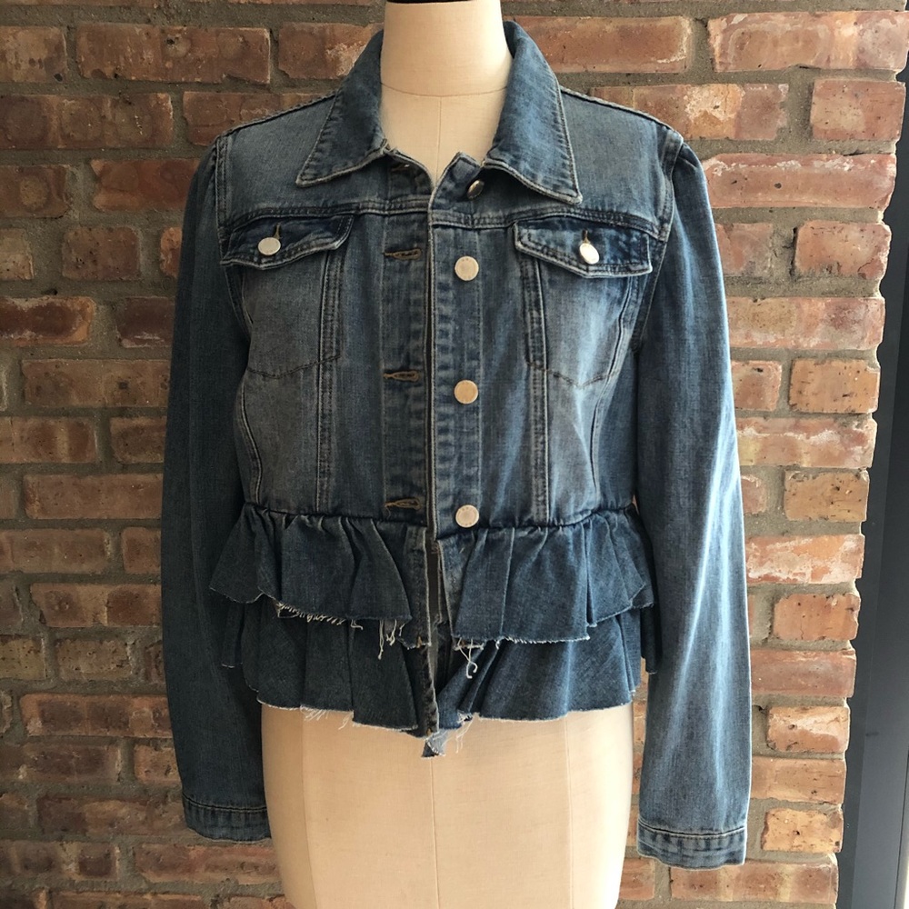 Never worn  fitted jean  jacket with raffle hem/L